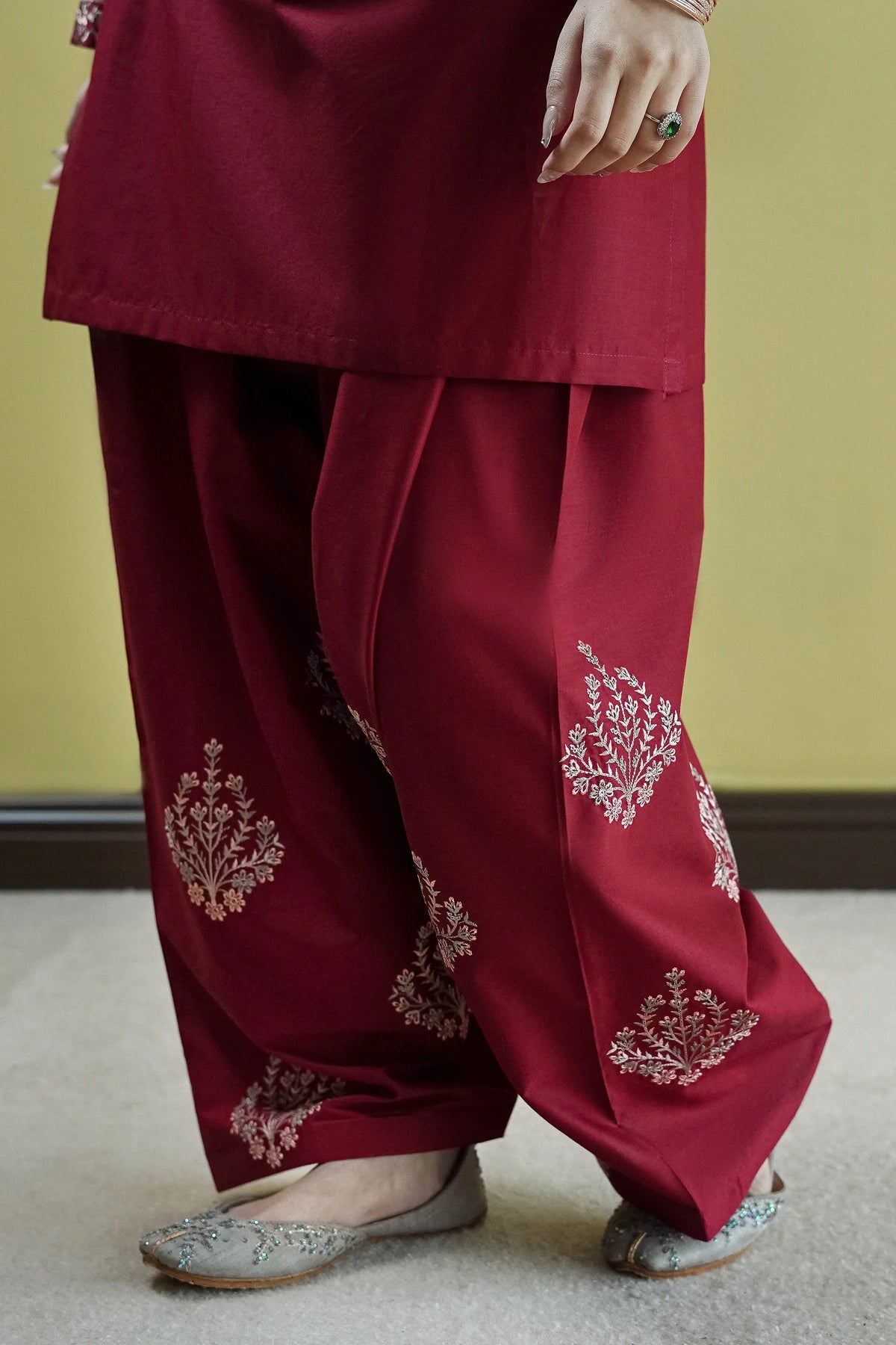 ANEESA EMBROIDED 2 PCS